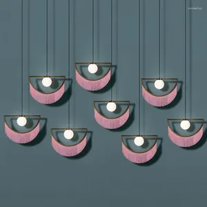 Pendants Loues de plafond modernes Fil de fer noir suspendu les lustres de lampe à lampe claire turc Light Light