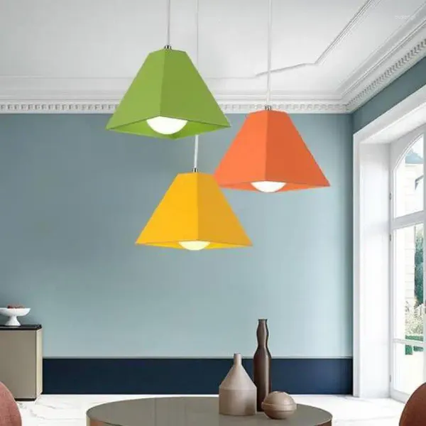 Lampes suspendues couleur moderne créative lampe individuelle fer art restaurant éclairage bar magasin de vêtements E27 pour décor lumière LED