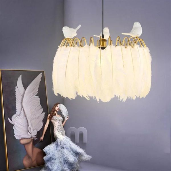 Lámparas colgantes Lámpara LED creativa moderna Lámpara de plumas Dormitorio Sala de estar Chica Corazón Romántico Pájaro blanco Decoración E 27 Colgante