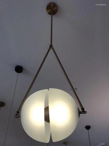 Lampes suspendues Moderne Lumière De Luxe En Verre Dépoli Lustre Salon Salle À Manger Creative Personnalité Dôme En Métal