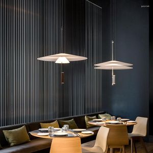 Lampes suspendues modernes minimalistes personnalité créative soucoupe volante décoration lampe de designer table à manger lumières de bar