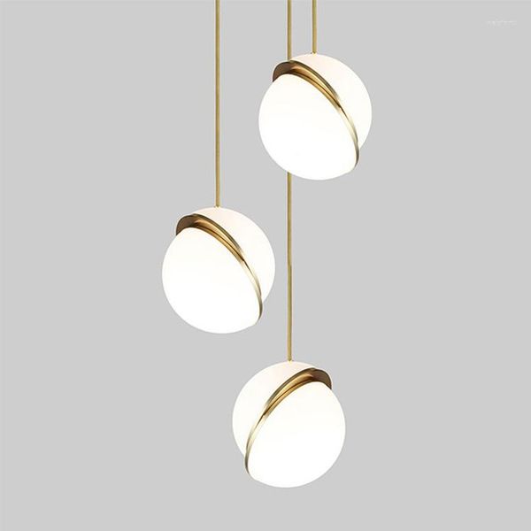 Lampes suspendues Nordic Bar Lamp Milk Tea Magasin de vêtements Creative Gold Shape Restaurant Chambre Chevet Boule à la mode