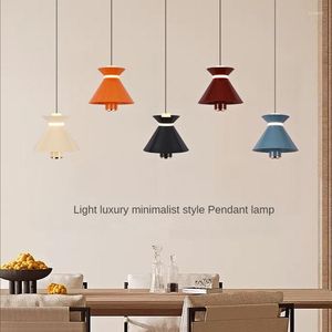 Hangende lampen Noordelijke slaapkamer bedkamer bedlamp moderne eenvoudige eetkamer bar aanrecht persoonlijkheid led licht lift kleine kroonluchter glans