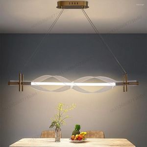 Lampes suspendues Lampe en cuivre nordique pour salle à manger Creative Long Lights Living Decor Acrylique Shade Suspension Led Dimmable