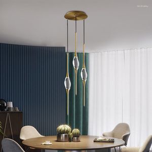 Lampes suspendues Nordic Copper Panel Black / Golden Rod Wire Hanging Light Avec Shiny Waterdrop Shape LED Crystal Droplight Pour Hall