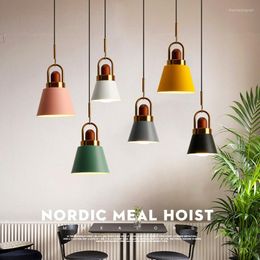 Lámparas colgantes Nordic Modern E27 LED Light Iron And Wood Simplicity Chandelier Interior Restaurante Hogar Dormitorio Sala de estar Cocina