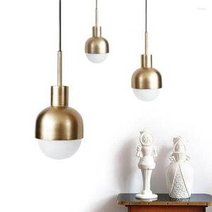 Lámparas colgantes Nordic Modern Glass Gold Luces LED Mini Luminaria compacta Loft Lámparas colgantes Sala de estar Dormitorio