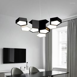 Hanglampen Noordelijke moderne LED -licht Minimalistisch persoonlijkheid Creatief Decor voor bar -eetkamer Zwart Witlampenbarmbanden Zwart Lampen