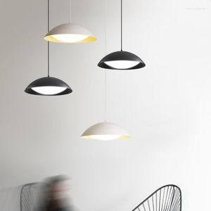 Lampes suspendues nordique moderne blanc noir minimaliste LED lumières disque rond suspendu lumière cuisine salle à manger décor à la maison plafond
