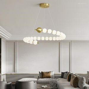 Hanglampen Nordic Ronde Parelketting Kroonluchter LED Wit Acryl Koper Licht Moderne Slaapkamer Woonkamer Decoratieve Lamp Armatuur