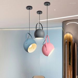 Lampes suspendues Nordic Simple Design Restaurant Makaron Couleur Barre rotative Chambre Lampe de chevet Fenêtre Lustre décoratif