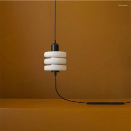 Lampes suspendues nordique Simple mode maison chambre lampe de chevet post-moderne créatif Table à manger petit lustre
