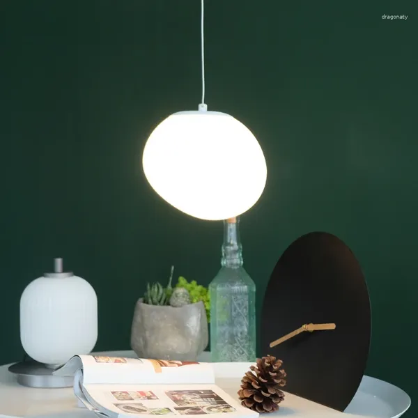 Lampes suspendues Nordic Blanc Chevet LED Moderne Minimaliste Salle à manger Lampe Chaleureuse Maison Chambre Salon Lustre