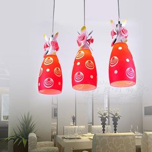 Lampes suspendues lumières pastorales moderne minimaliste chambre étude Rose créative verre rouge lampe de restaurant trois têtes à manger LU727271