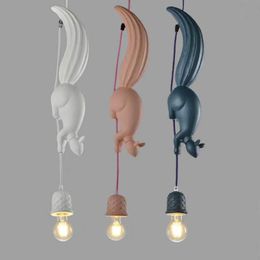 Hanger lampen hars lamp creatieve persoonlijkheid squirrel modellering slaapkamer bar winkelcentrum raam kinderkamer dennenbekleding kroonluchter e27pe