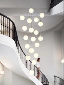 Lámparas colgantes Escaleras Candelabro nórdico moderno Loft Dúplex Sala de estar El Lobby Iluminación decorativa para el hogar largo