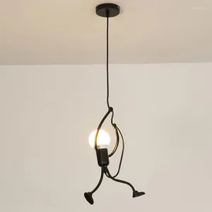 Lampes suspendues Vintage fer petit homme arts modernes lustre LED plafonnier maison salon enfants chambre décor lumières noires