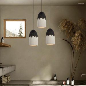 Lampes suspendues Wabi Sabi Japon Style Polystyrène à la main Personnalité spéciale Grande maison Lampe de vie intérieure Lumière de la maison