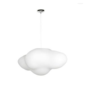 Lampes suspendues Lustre en nuage flottant en plastique blanc pour la décoration de la chambre des enfants LED 16 couleurs Télécommande Gradation Lampe suspendue