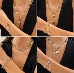 Collier pendentif Hip Hop en métal, collier d'amour pour hommes et femmes, collier en forme de U avec serrure en diamant