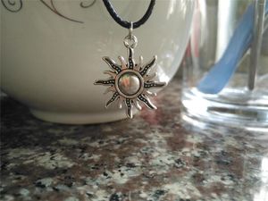 Pendentif Colliers 10 Univers Soleil Lune Étoile Ciel Étoilé Collier Soleil Bonheur Signe Amis Cadeau Pour Ami En Cuir