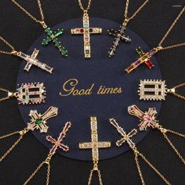 Collares pendientes 10 Unids / lote Gótico Brillante Rhinestone Cruz Collar de Acero de Titanio Mujeres Hombres Moda Hip Hop Zircon Jewelry Party Mix Style