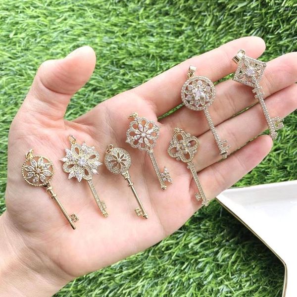 Pendentif Colliers 10 Pcs Multi Designs De Luxe De Mode Cz Micro Pave Charme Pour Collier Zircone Clé Serrure Fleur Pendentifs