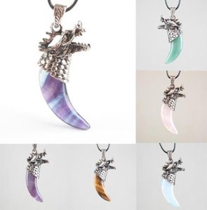 Colliers pendants 18 types matériel Dragon dentaire Forme Quartz Opale Aventurine Obsidienne Fluorite pour hommes Bijoux 1PCS4311050