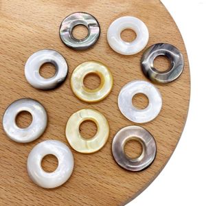 Collares colgantes 1 unid 20 mm tamaño anillo de donut en forma de colgantes de concha de mar natural 3 colores para elegir DIY haciendo collar pendientes tallado