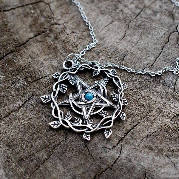 Pendentif Colliers 1PC Pentagramme de vigne à feuilles gothiques avec collier plaqué argent de lune