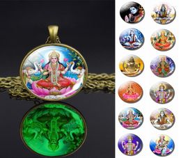 Hangende kettingen 1 st Luminous Lakshmi Goddess God Ganesh Bronze ketting gloeiende hindoeïsme glas cabochon sieraden amulet cadeau7761780