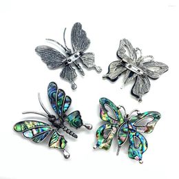 Colliers pendants 1pcs / sac Shell Natural Shell Butterfly Brooch Broch Pin Charme DIY Boho Bijoux Cadeaux pour les femmes Taille 49x53 mm