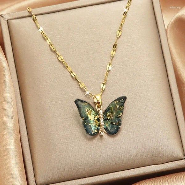 Colliers de pendentif 1PCS Gold Butterfly Series Copper Incruté Zircon Titanium Steel chaîne Collier simple et élégant