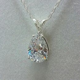 Colliers pendants 1pcs Collier plaqué argenté dames Luxury Fashion Style Charrette en verre cube diamant avec cuivre cuivre Double croix