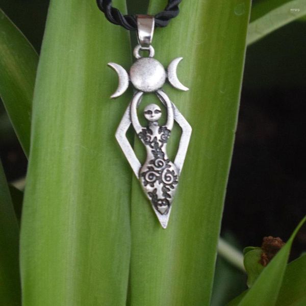 Colliers pendentifs 1pcs collier de déesse de la lune Wicca