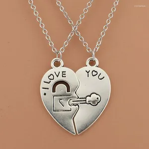 Colliers pendentif 2 pièces / ensemble collier de couple pour femmes et hommes deux pièces de coeur jumelé clé de verrouillage corde cadeau de la Saint-Valentin