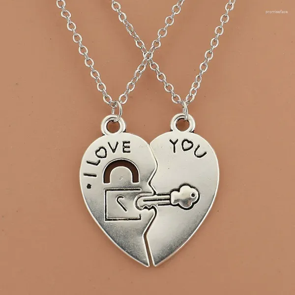 Collares colgantes 2 PC / sistema collar de pareja para mujeres y hombres dos piezas de corazón emparejado cuerda de bloqueo de llave presente del día de San Valentín