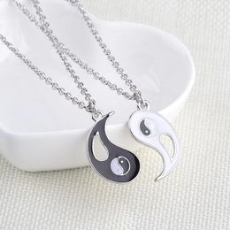 Pendentif Colliers 2 pièces Yin Yang BFF Couples Collier Chaîne Taichi Taiji Collier pour femmes Hommes Diagrammes de puzzle assortis personnalisés