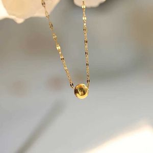 Colliers de pendentif 2021 en gros de colliers de perles d'or simples et à la mode pour femmes en titane en titane