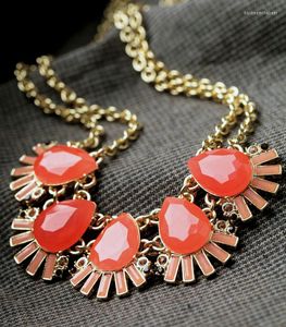 Hangende kettingen 2023 EST Sweet Girls Kostuum Jewellry kraag Femininos chic gouden kleur dubbele keten oranje traan ketting voor vrouwen