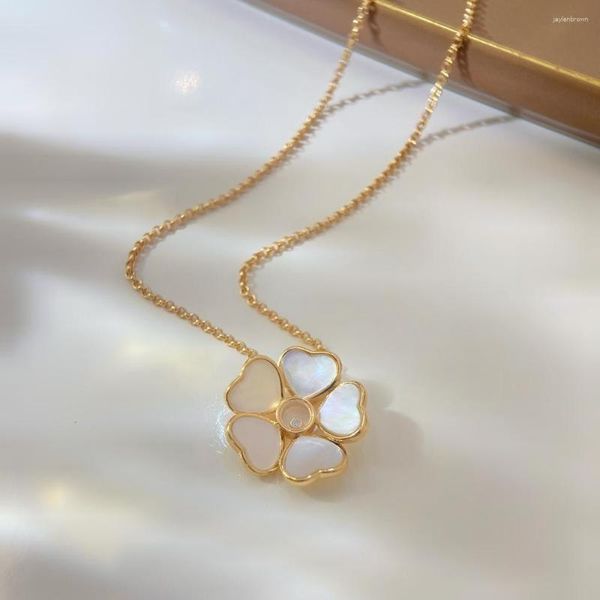 Pendentif Colliers 2023 Fritillaria Love Petal Design Collier de fleurs pour femmes fête douce élégante exquise célèbre bijoux de luxe.