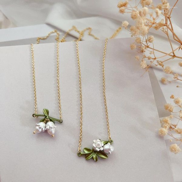 Collares pendientes 2023 Spot Literary Retro Lily Of The Valley Collar de perlas de agua dulce Cadena de clavícula simple Mujer