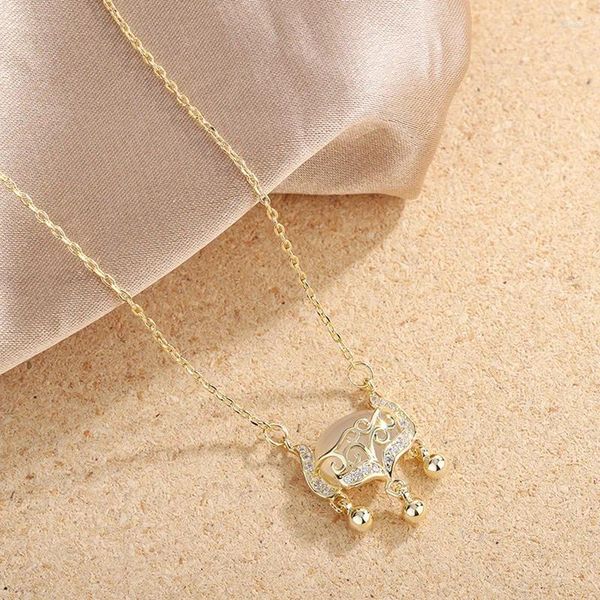 Pendentif Colliers 2023 Blanc Jade Pith Mode Tempérament Sûr Ruyi Longue Vie Serrure Collier Femelle Cool Vent Simple Chaîne Fête De Mariage