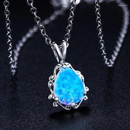 Colliers pendants 2024 Femmes mignonnes Collicité Anniversaire Party Girl Gift Fashion Water-Drop Geometric Blue Imitation Opal for Jewelry