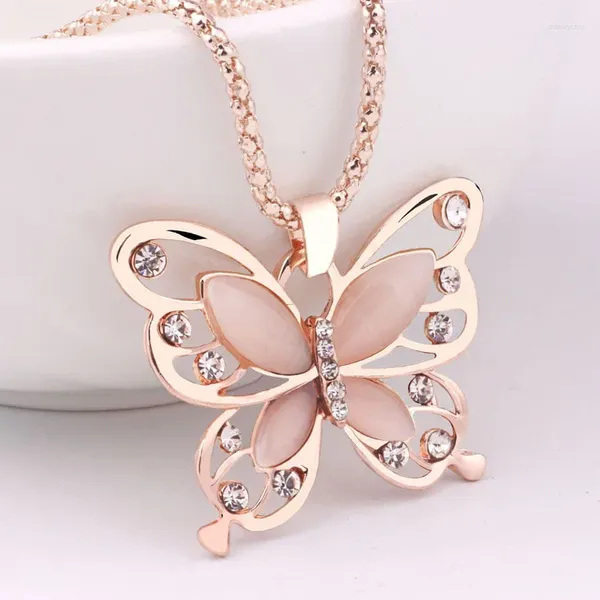 Pendentif Colliers 2024 France Mode Femmes Papillon Collier Rose Or Couleur Opale Pour Cocktail Bijoux