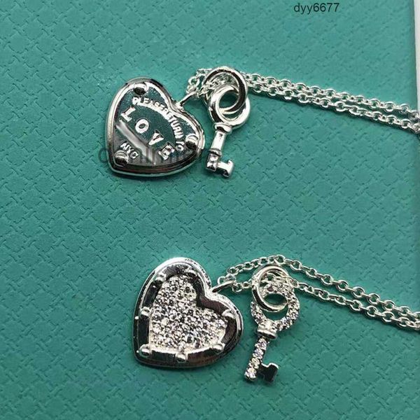 Pendentif Colliers 2024 Nouveau Designer Tiffanyise Colliers t S925 Sterling Argent Diamant Coeur Marque Petit Collier Clé Platine Clavicule Chaîne Lumière De Luxe Amour Lo