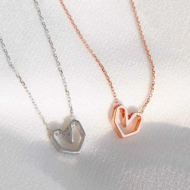 Pendanthalsband 2024 Stil Geometri Rose Gold Plated Heart Necklace Charm Sexig kvinnlig klavikulär kedja för festsmycken gåva