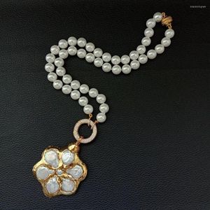 Pendentif Colliers 22 '' Collier de perles de coquille de mer blanche Coin Gold Couleur Plaqué Perles d'eau douce Fleur pour les femmes