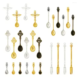 Colliers de pendentif 26pcs Pendants en alliage en zinc Charme de cuillère mélangée Charmes entente pour le collier de boucles d'oreille bricolage Accessoires artisanaux faits à la main
