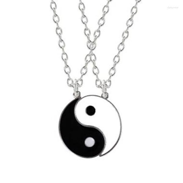 Collares colgantes 2 unids / lote Dragón Tai Chi Yin Yang Collar Dos Pétalos Piscis Pareja Gargantilla Pulsera BFF Mujeres Amigo Joyería Bijoux